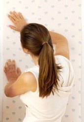 Поклейка обоев цена в Киеве 